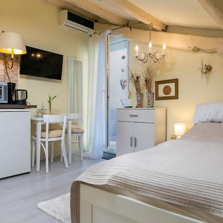 רוביני Duplex Apartment Camelia In Charming Old Town מראה חיצוני תמונה