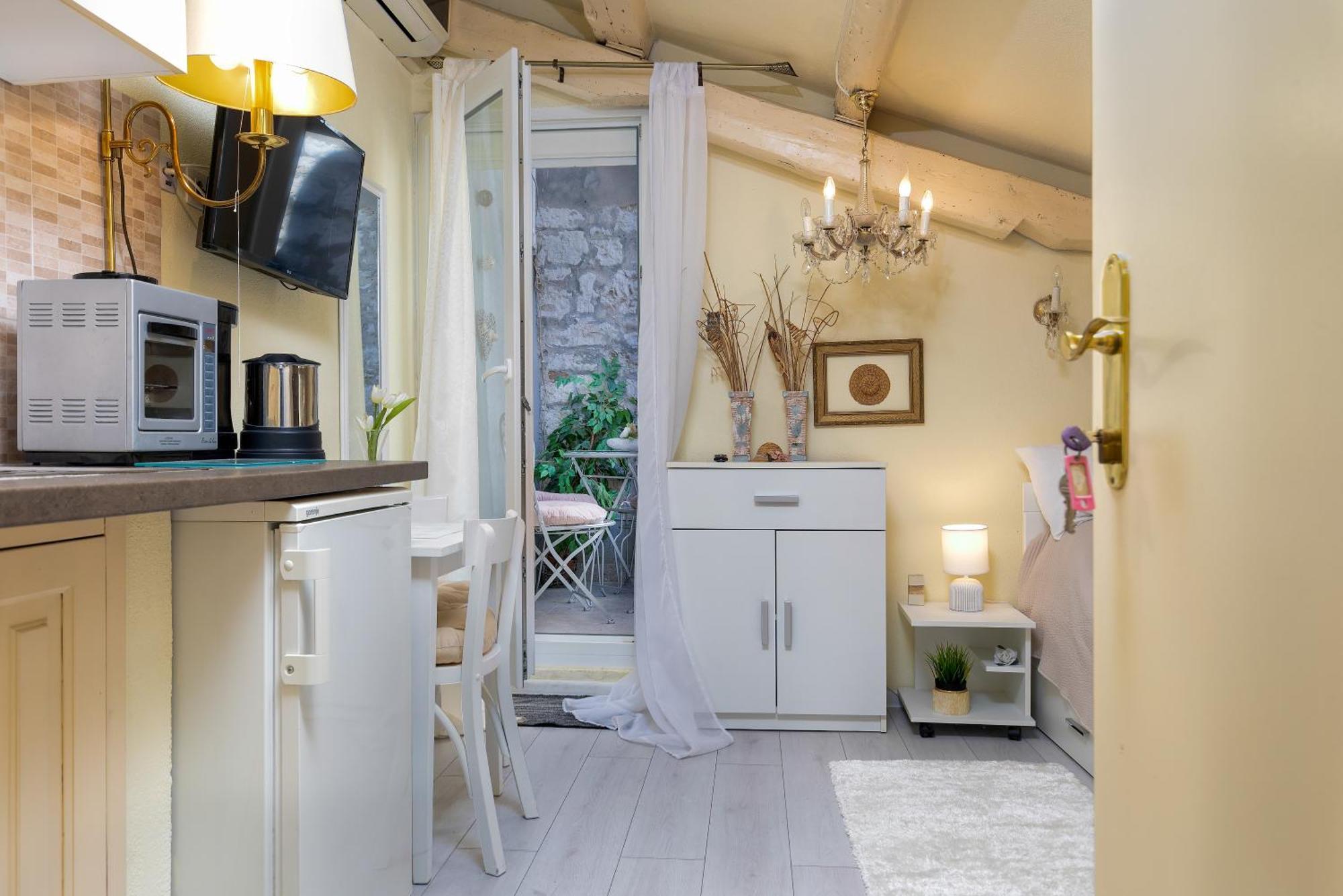 רוביני Duplex Apartment Camelia In Charming Old Town מראה חיצוני תמונה
